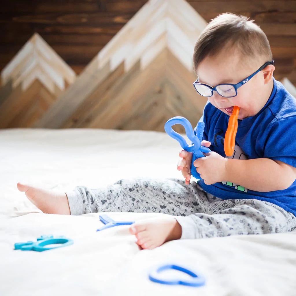 ARK Therapeutic's Guitar Oral Motor Chew - Image 5