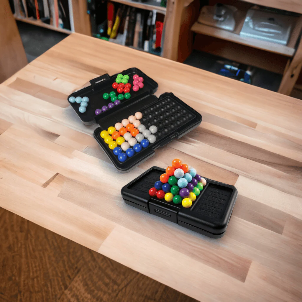 Kanoodle Brain Twisting Puzzle Game - Image 5