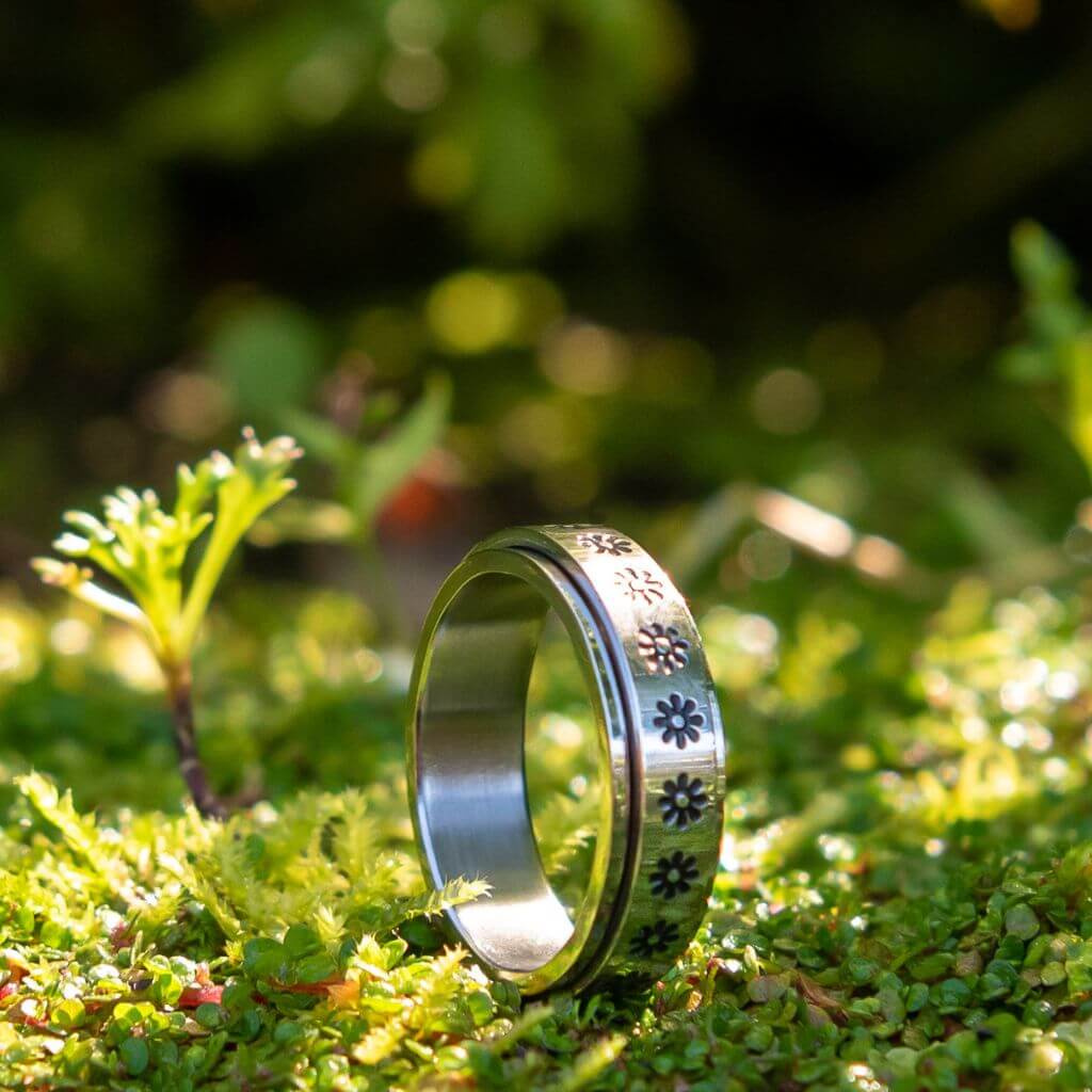 Stainless Steel Flower Spin Ring - Image 6